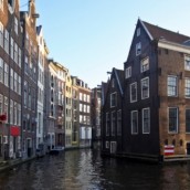 Ontdek Amsterdam met een priveboot of stadswandeling